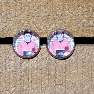 💟 Classic Killer Stud Earrings